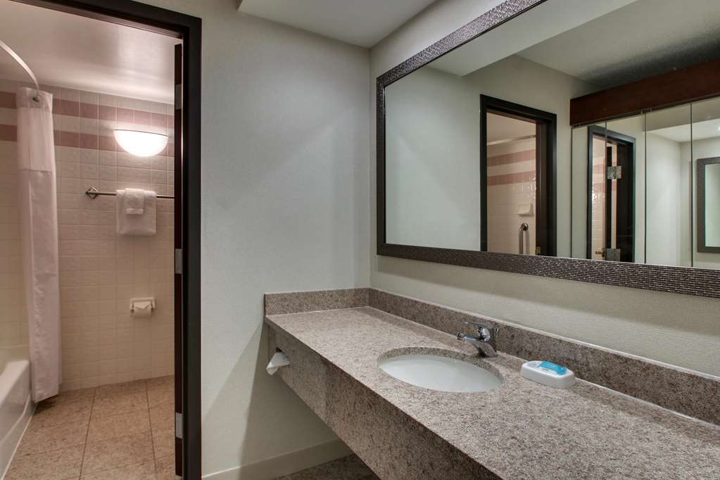 Drury Inn & Suites Evansville East - photo 34
