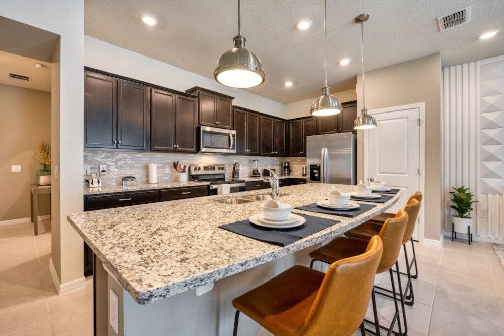 NEW 5 Bdrm Windsor Island Resort - photo 17