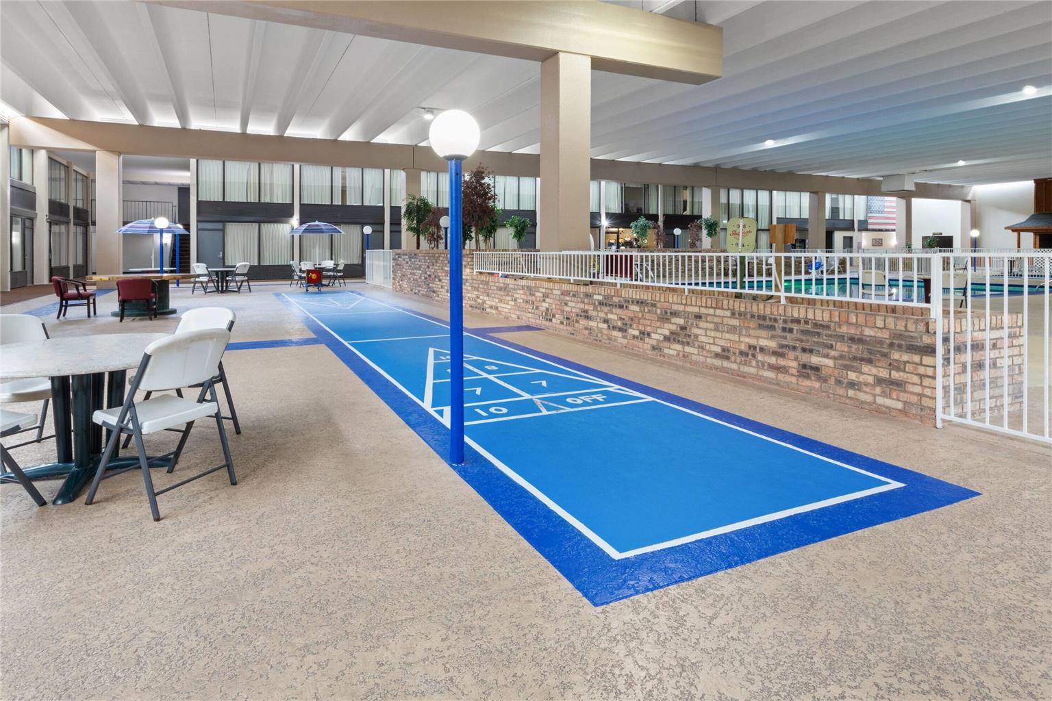 Quality Inn & Suites - photo 25