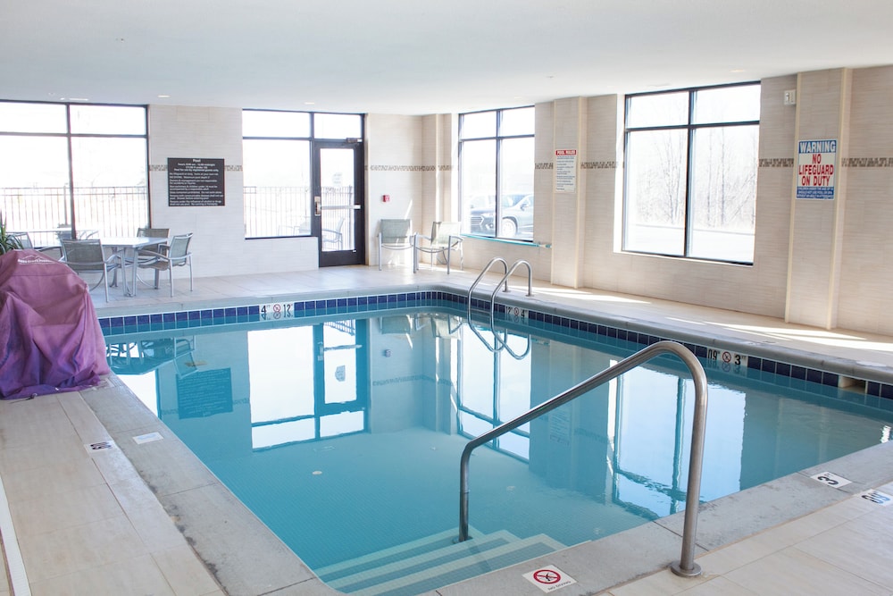 Hampton Inn Big Rapids - photo 26