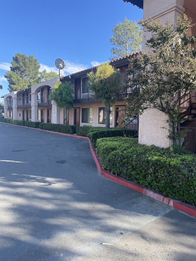 Hospitality Inn San Bernardino Redlands - photo 27