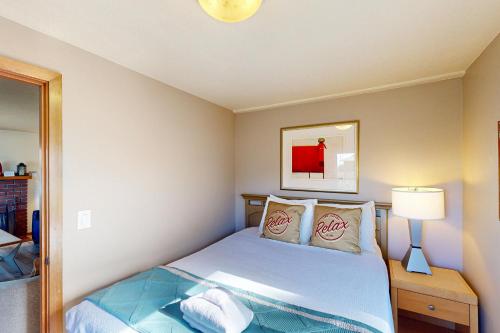 Beaches Inn Buccaneer Bay Bungalow - photo 4