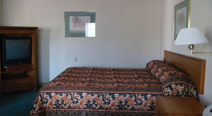 Parkside Inn Fresno - photo 4