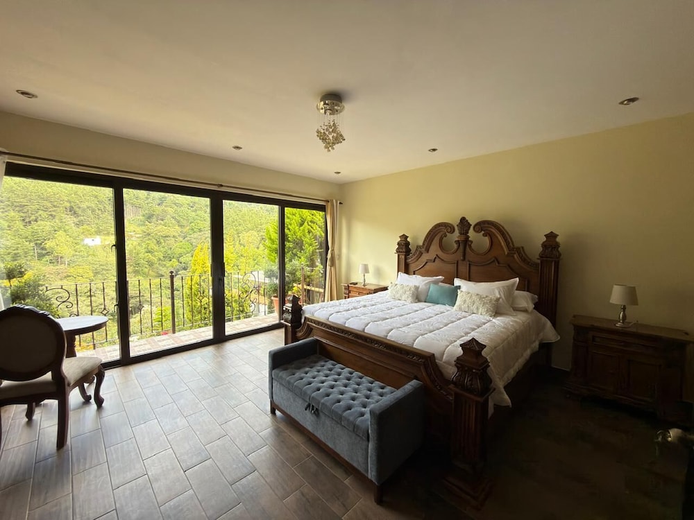 Hotel y Restaurante Vista Verde in Santa Lucia Milpas Altas, Guatemala