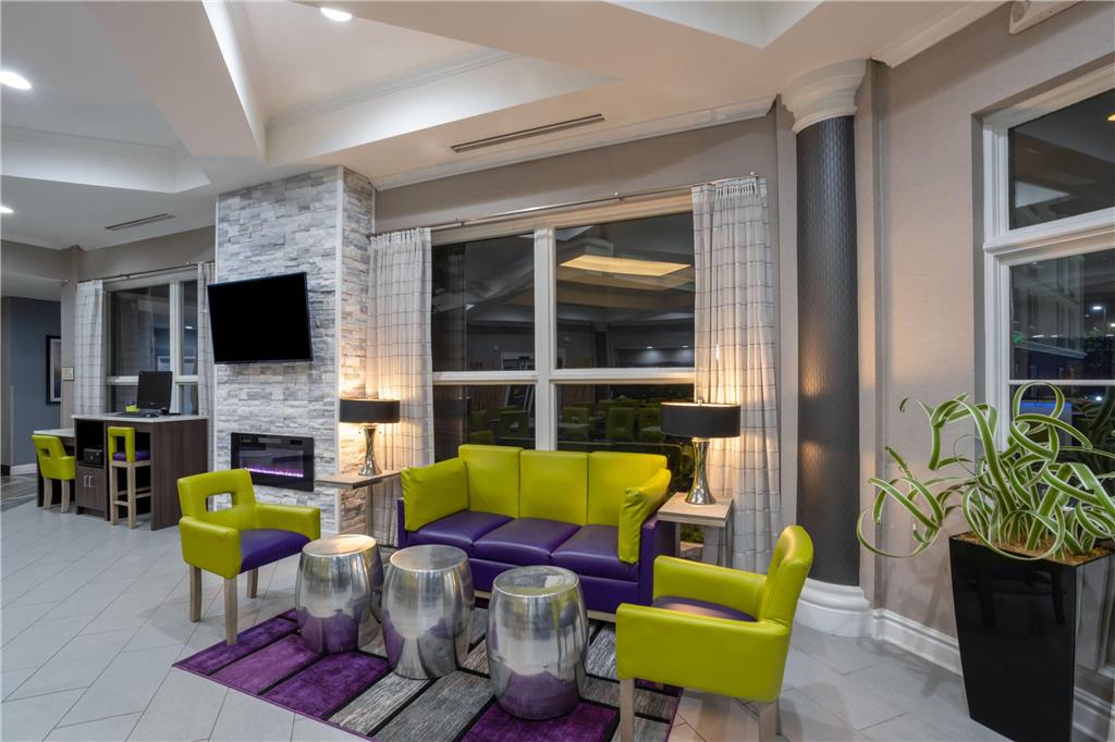 La Quinta Inn & Suites by Wyndham Birmingham Hoover - photo 11