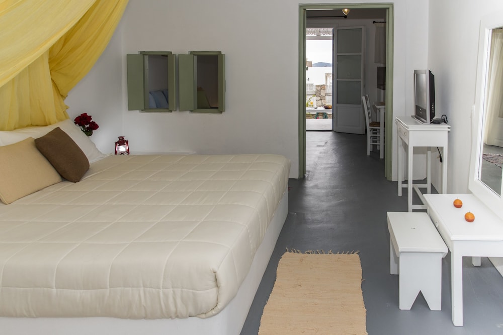 Thalassitra Private Pool Suites & Spa — Milos — photo 5