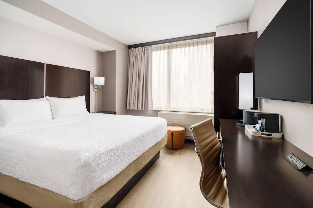 Hampton Inn Manhattan Times Square Central - photo 9