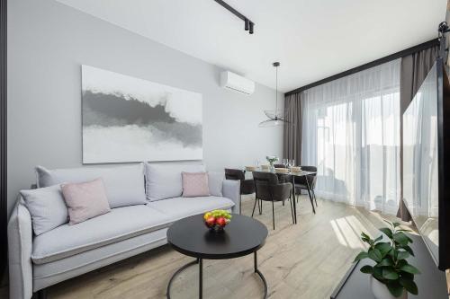 Nowoczesny i Elegancki Apartament A212 z Balkonem i Parkingiem by Noclegi Renters — 4-Star Luxury Hotel in Miedzyzdroje, Poland