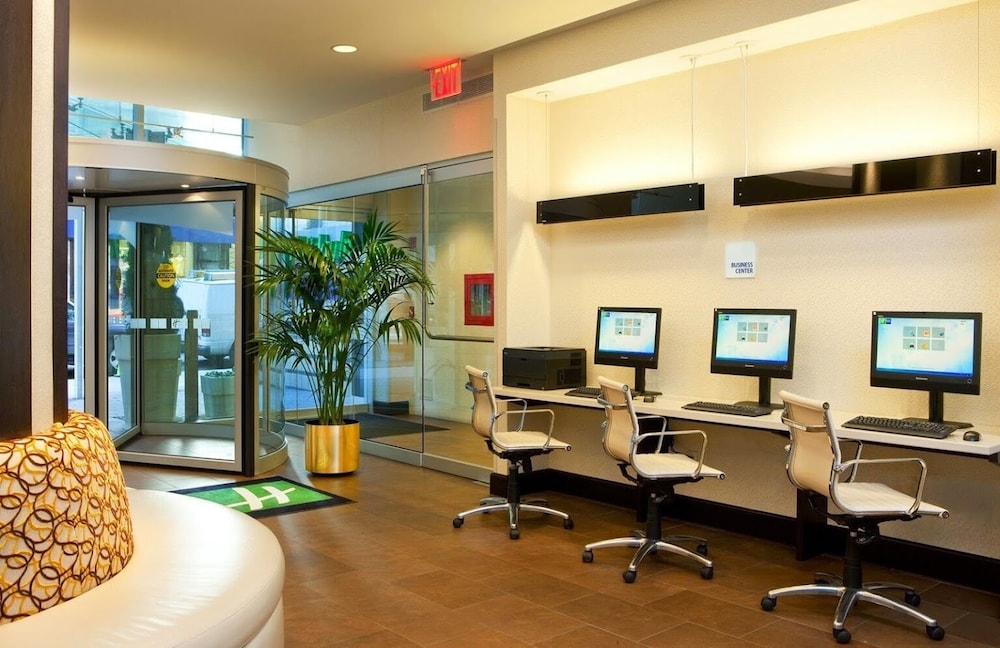 Holiday Inn Express Manhattan Times Square South by IHG - photo 20