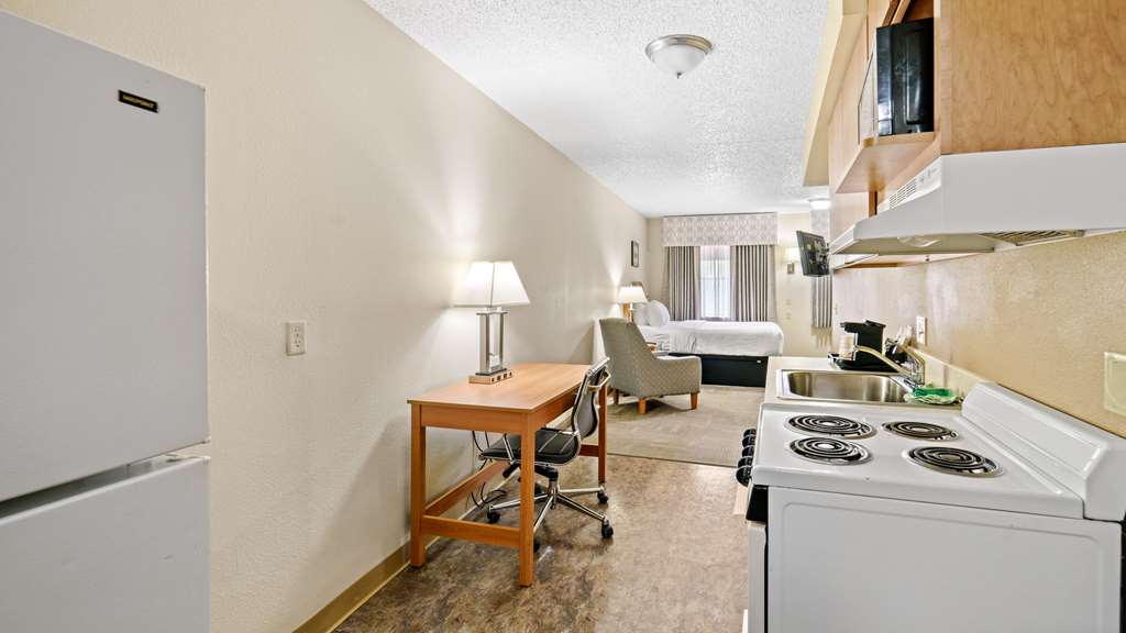 Clarion Hotel & Suites Fairbanks near Ft. Wainwright - photo 10