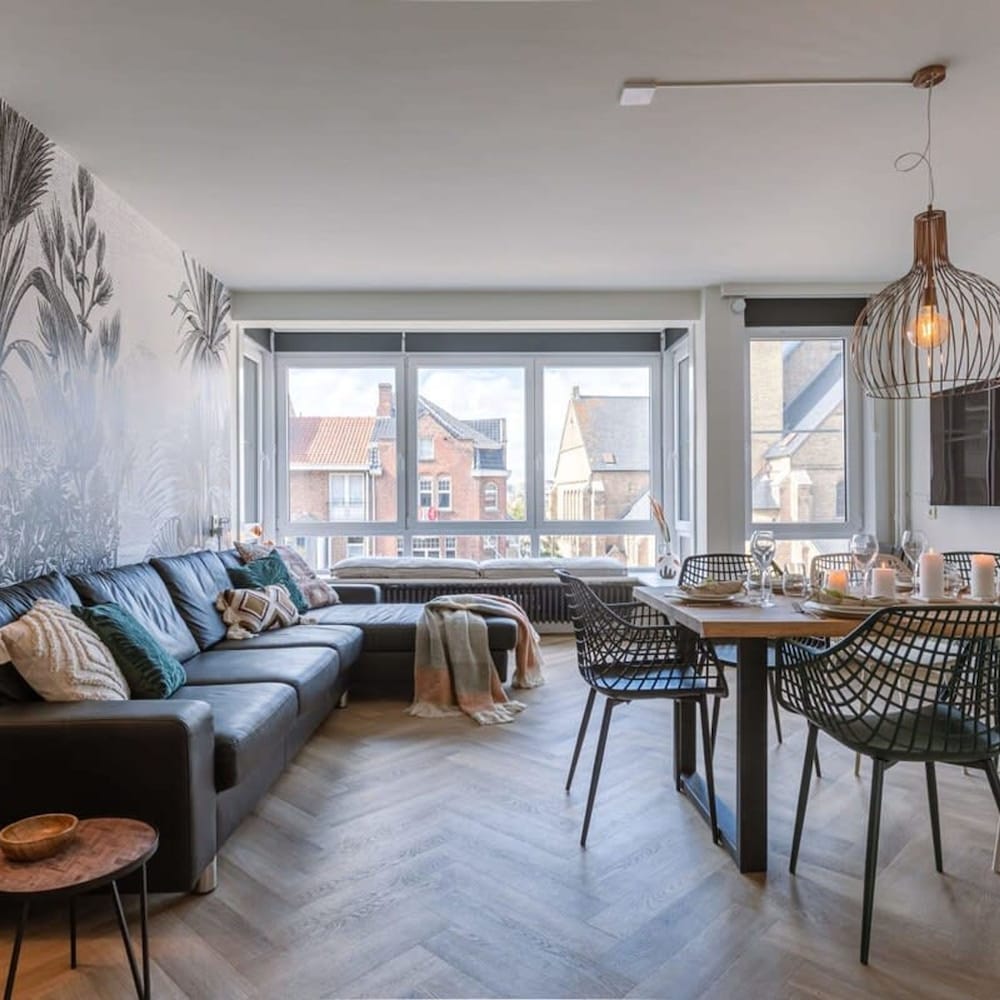 Lovely Apartment With Lateral sea View — 4-Star Luxury Hotel in De Panne, Belgium