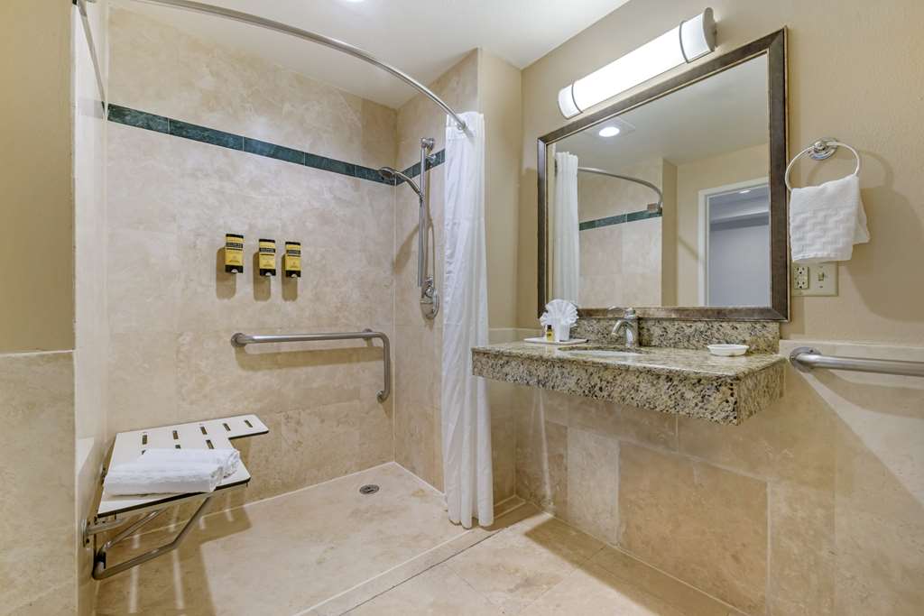 Best Western Plus Marina Shores Hotel - photo 57