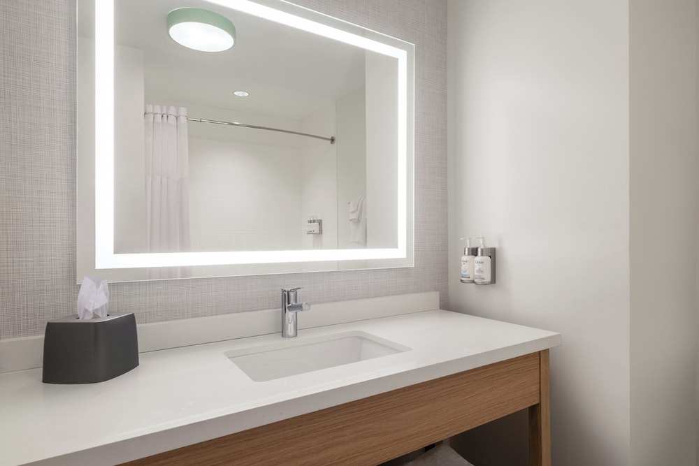Garner Hotel Brookings by IHG - photo 8