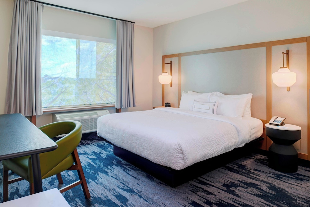 Fairfield Inn & Suites by Marriott Columbus IN - photo 8