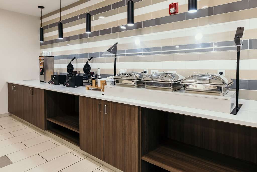 La Quinta Inn & Suites by Wyndham Ankeny IA Des Moines IA - photo 30