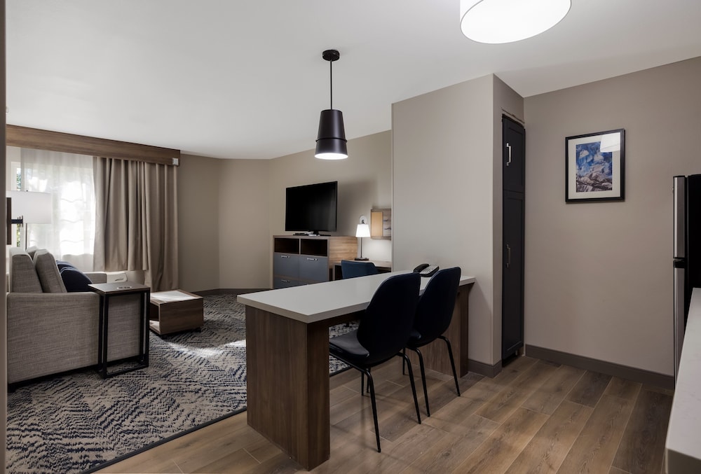 Candlewood Suites Lafayette River Ranch an IHG Hotel - photo 10