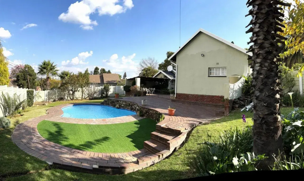 The Valley tranquil 3 bedroom home with pool — 4-Star Luxury Hotel in Midrand, South Africa