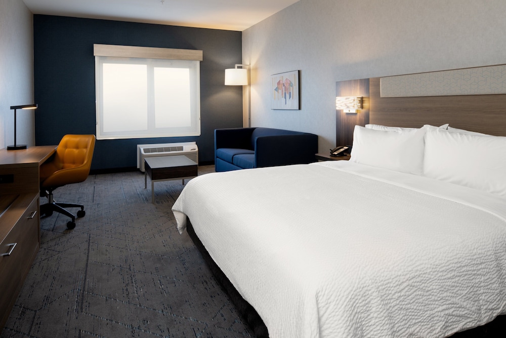 Holiday Inn Express and Suites Hollister by IHG - photo 17