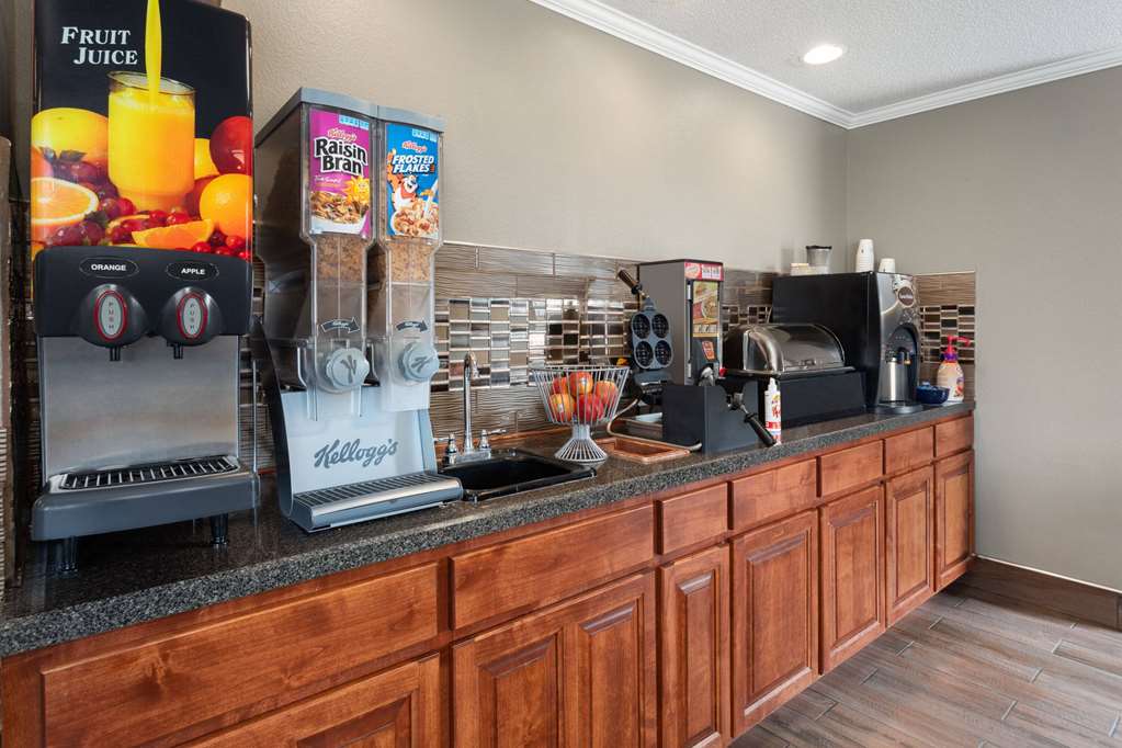 Days Inn by Wyndham Ogallala - photo 4