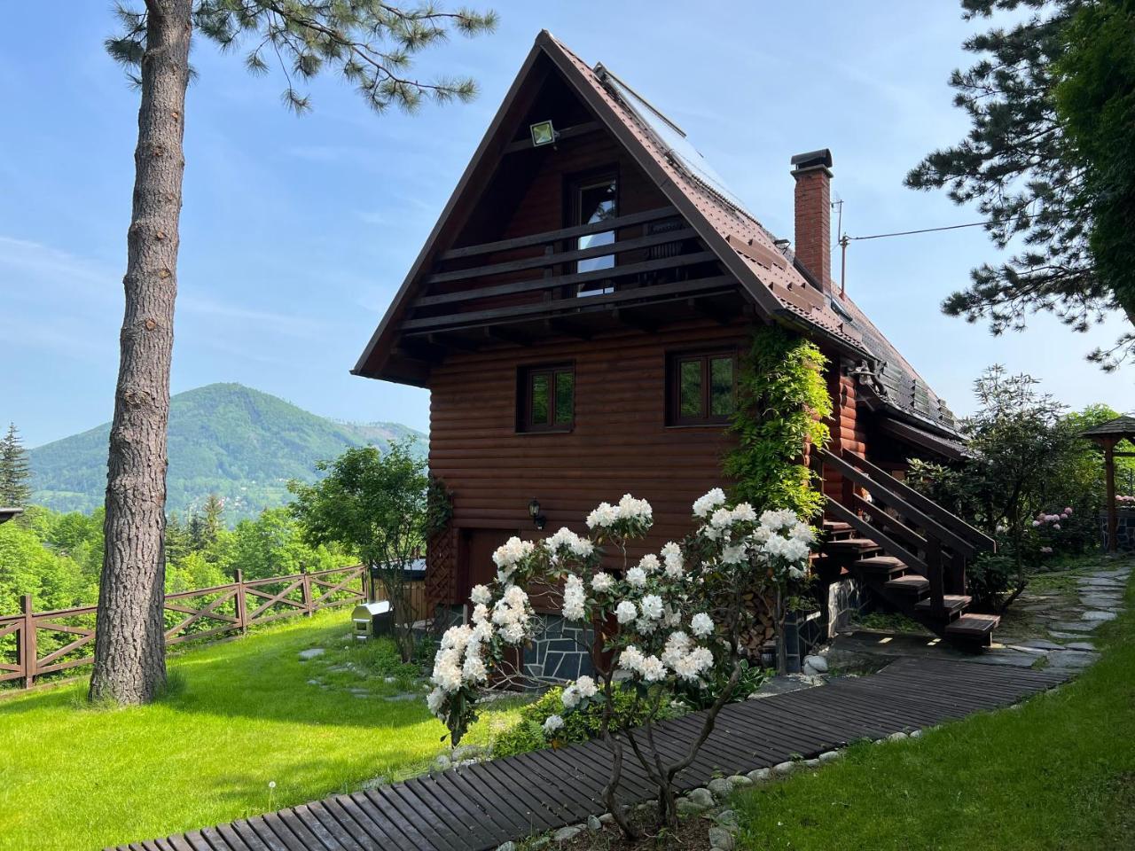 Chata s luxusním výhledem a bazénem — hotel in Kuncice Pod Ondrejnikem