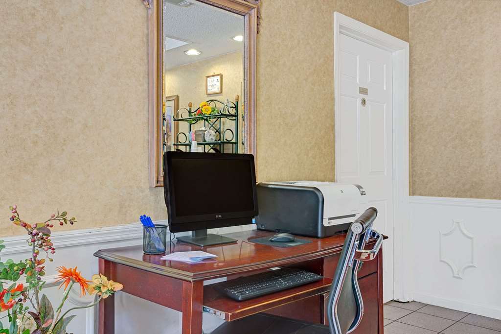 Baymont by Wyndham Smithfield - photo 15