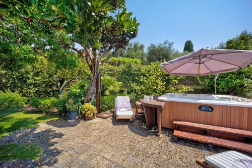 Ca dei Tati Citr 1181 with Jacuzzi — 4-Star Luxury Hotel in Imperia, Italy