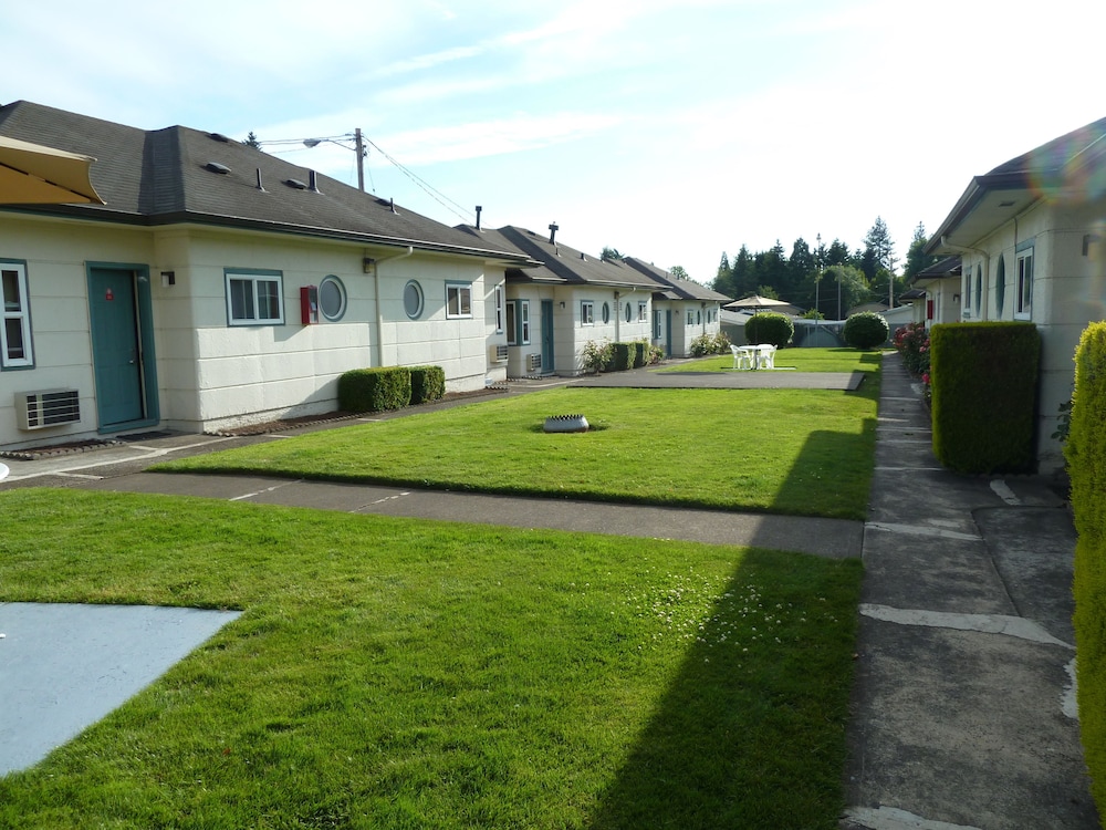 Milwaukie Inn Portland South - photo 11