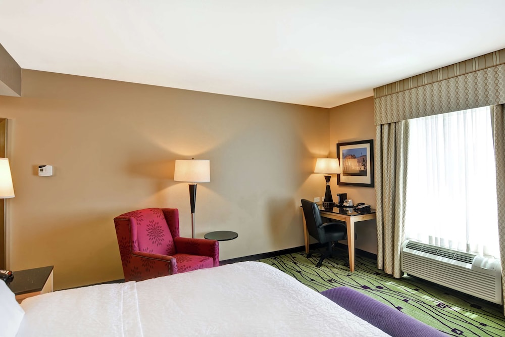 Hampton Inn & Suites Raleigh Crabtree Valley - photo 24