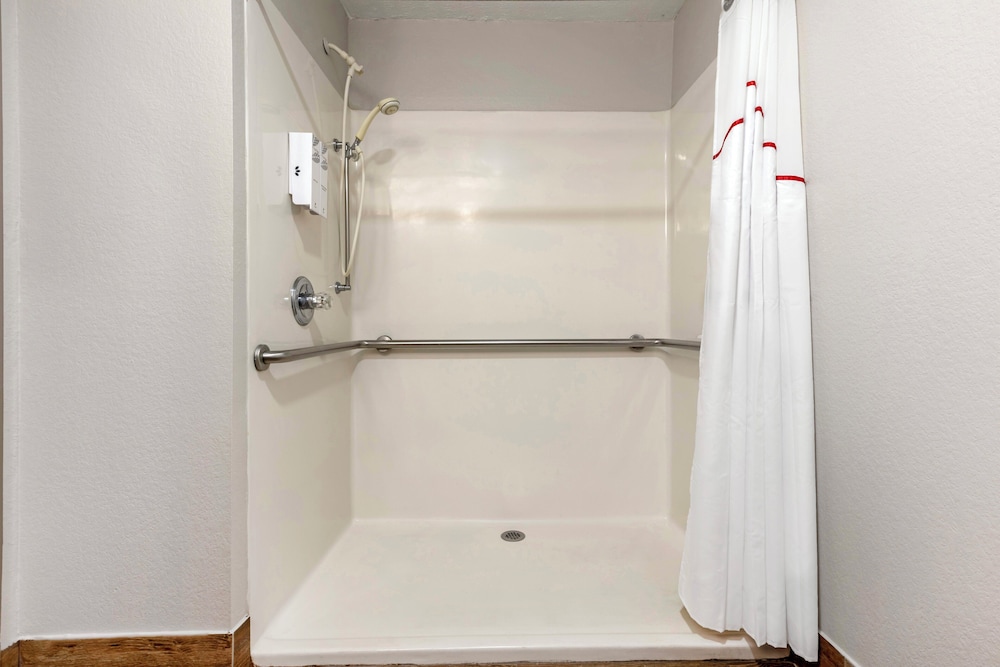 Americas Best Value Inn And Suites Clinton Jackson - photo 19