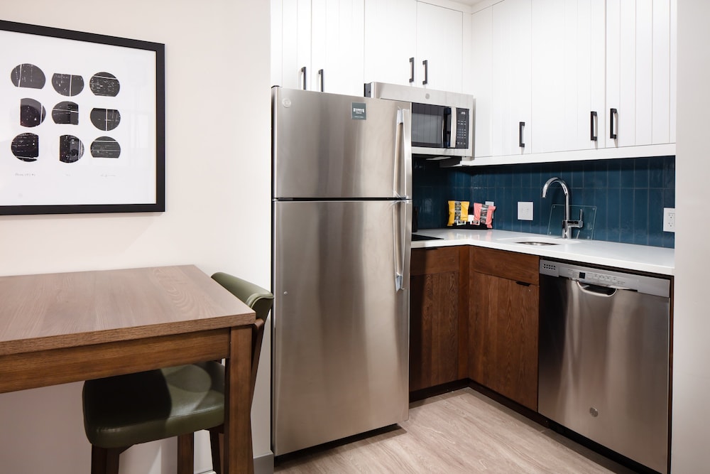 Staybridge Suites Iowa City Coralville by IHG - photo 24
