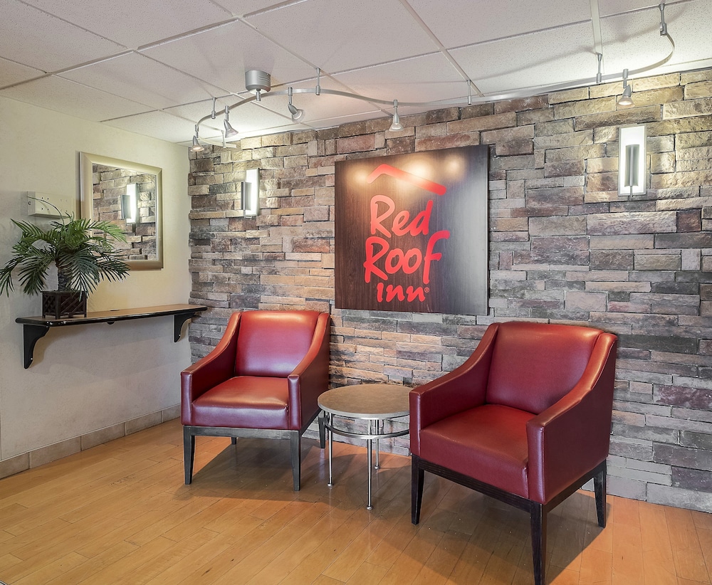 Red Roof Inn and Suites Cleveland Elyria - photo 36
