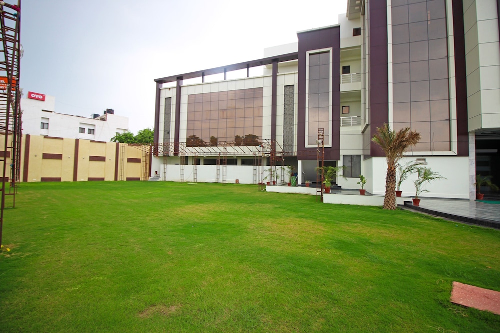 Oyo 4291 Hotel The Ks Royal — Agra