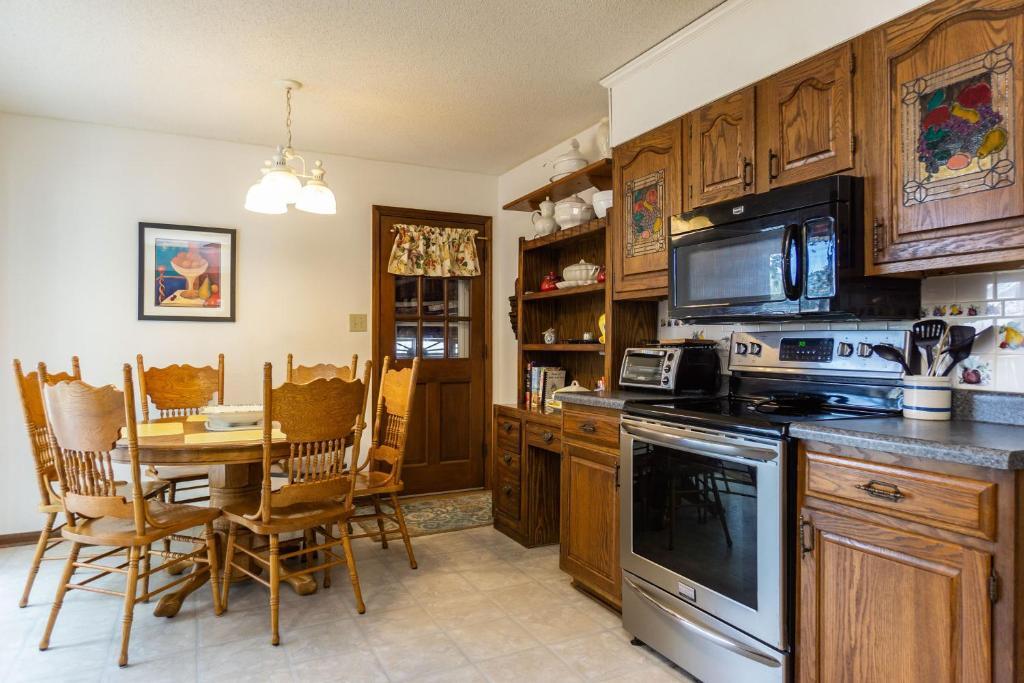 Windy Pointe by Oak Island Accommodations - photo 11