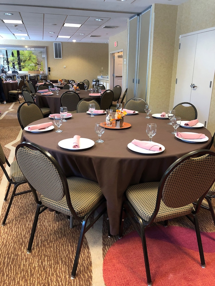 Hilton Garden Inn Gettysburg - photo 40