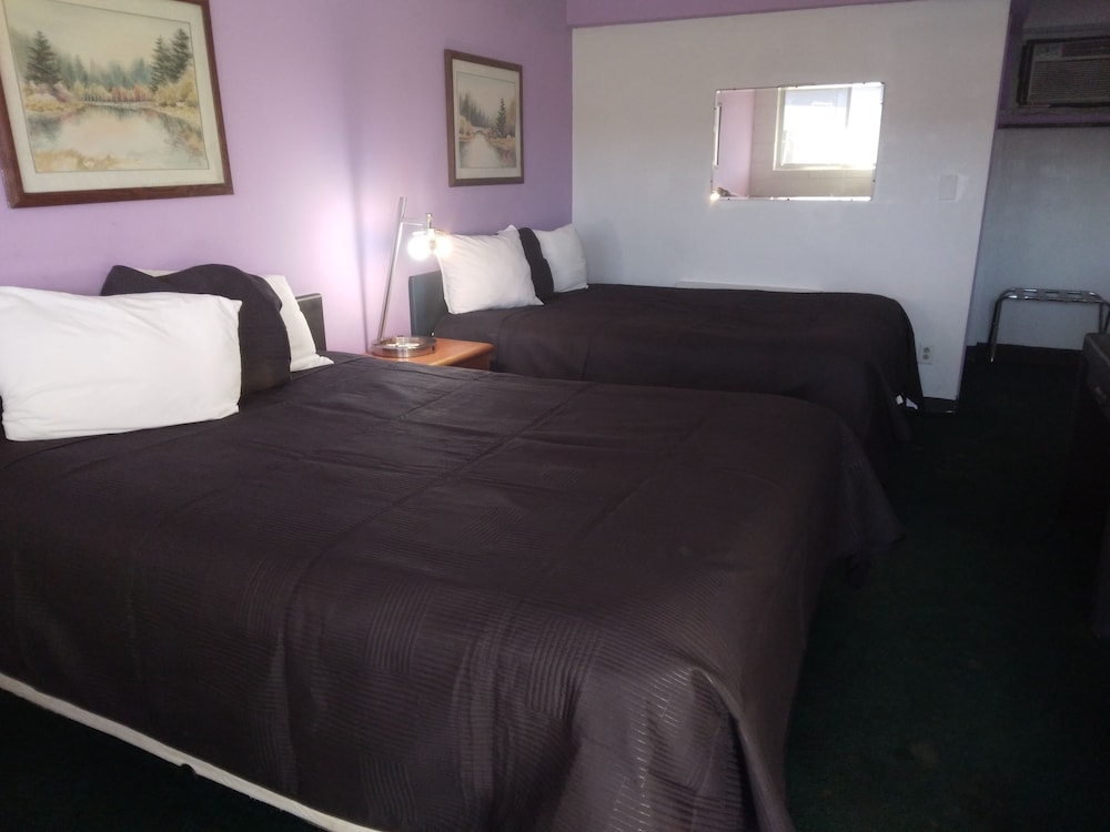 Capri Motel - photo 36