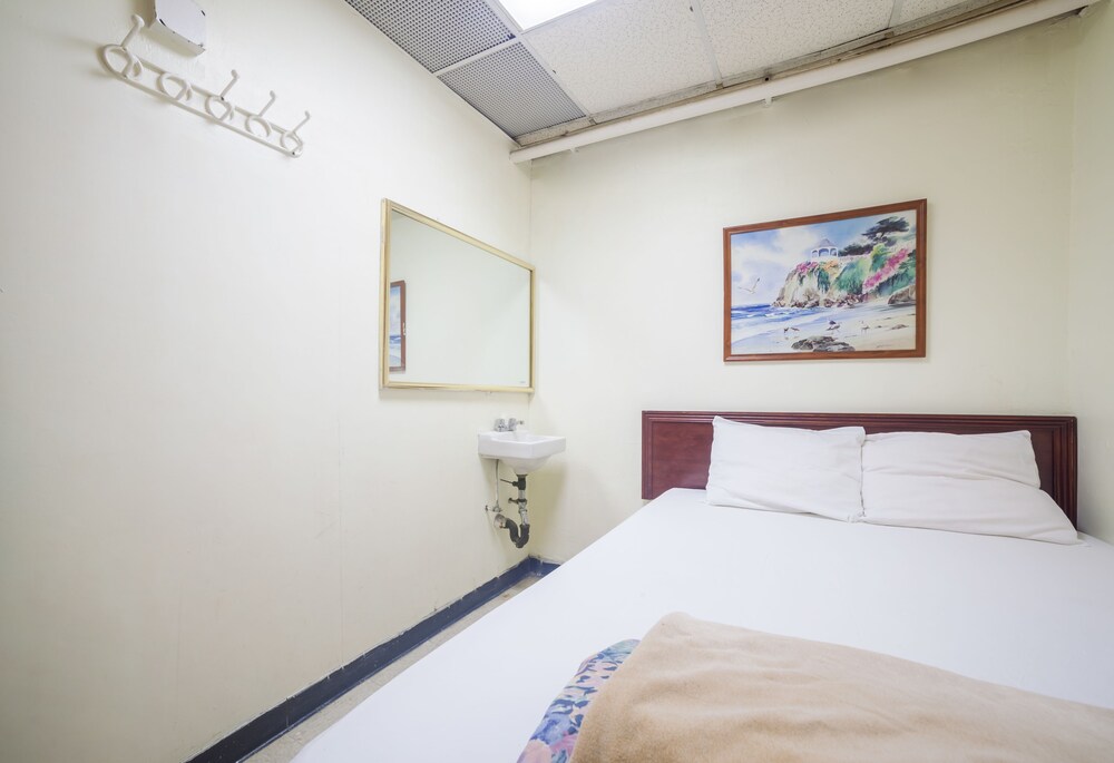 New World Hotel - photo 14