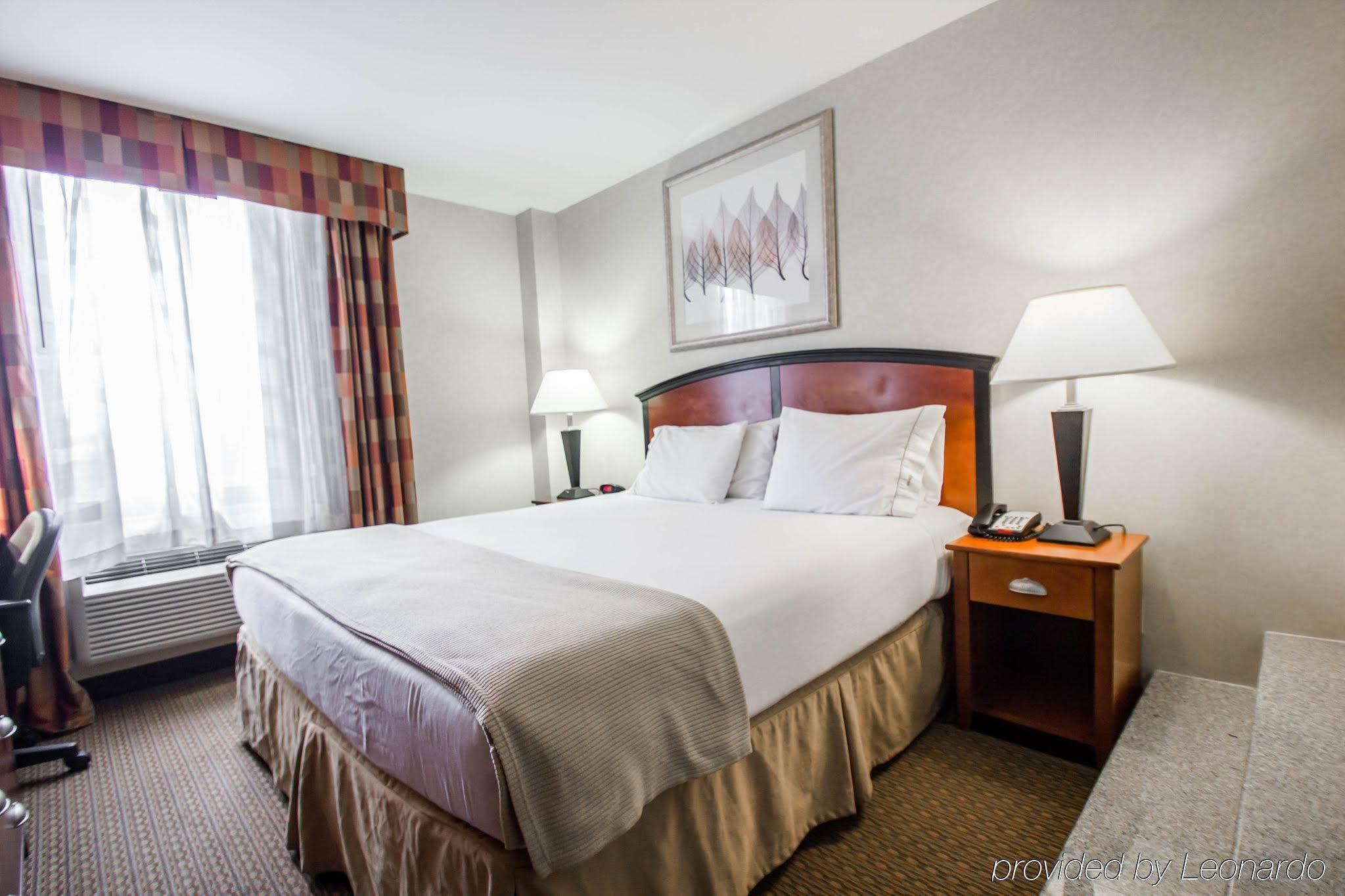Red Lion Inn and Suites Brooklyn - photo 8