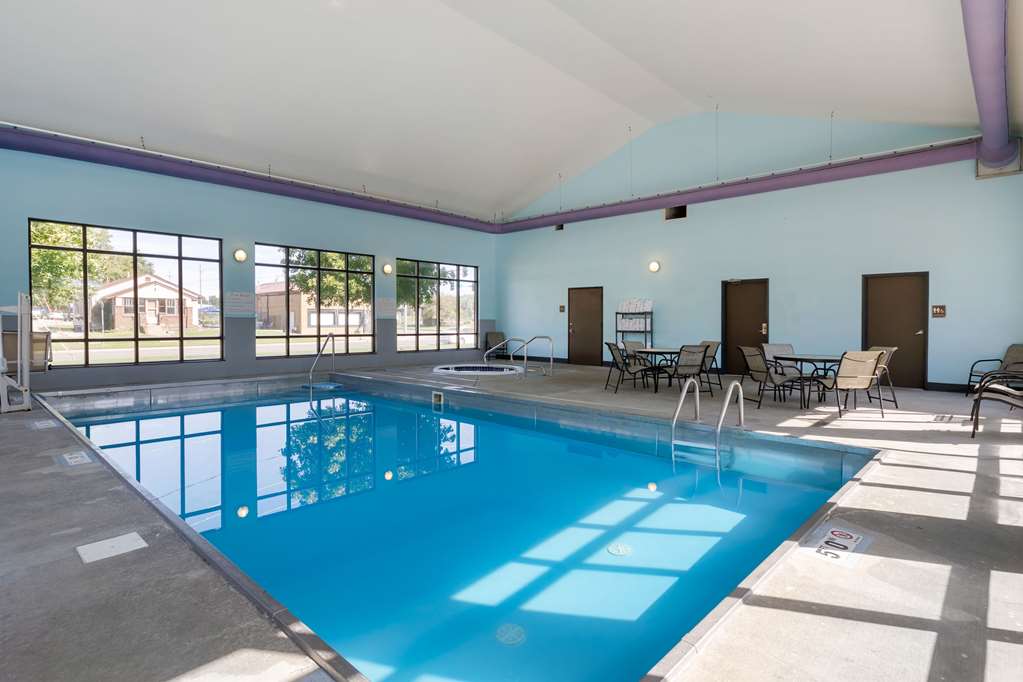 Econo Lodge Inn & Suites Des Moines Fairgrounds Area - photo 25