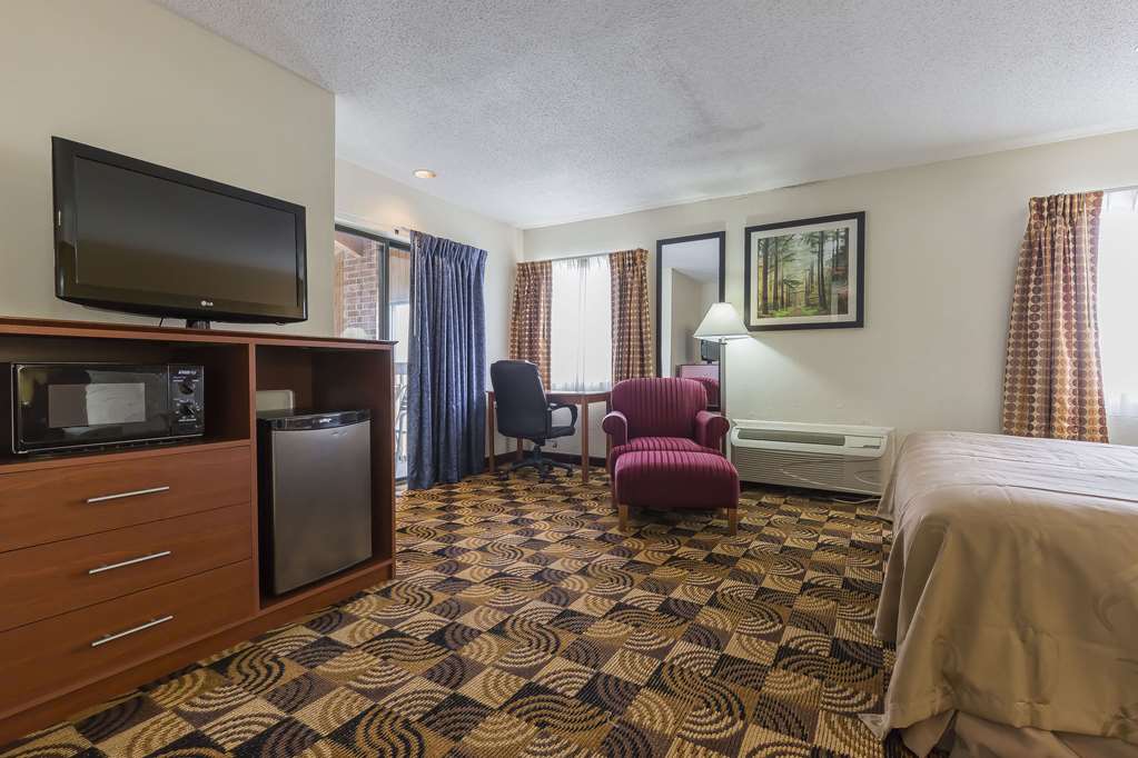 Quality Inn Sycamore DeKalb - photo 12