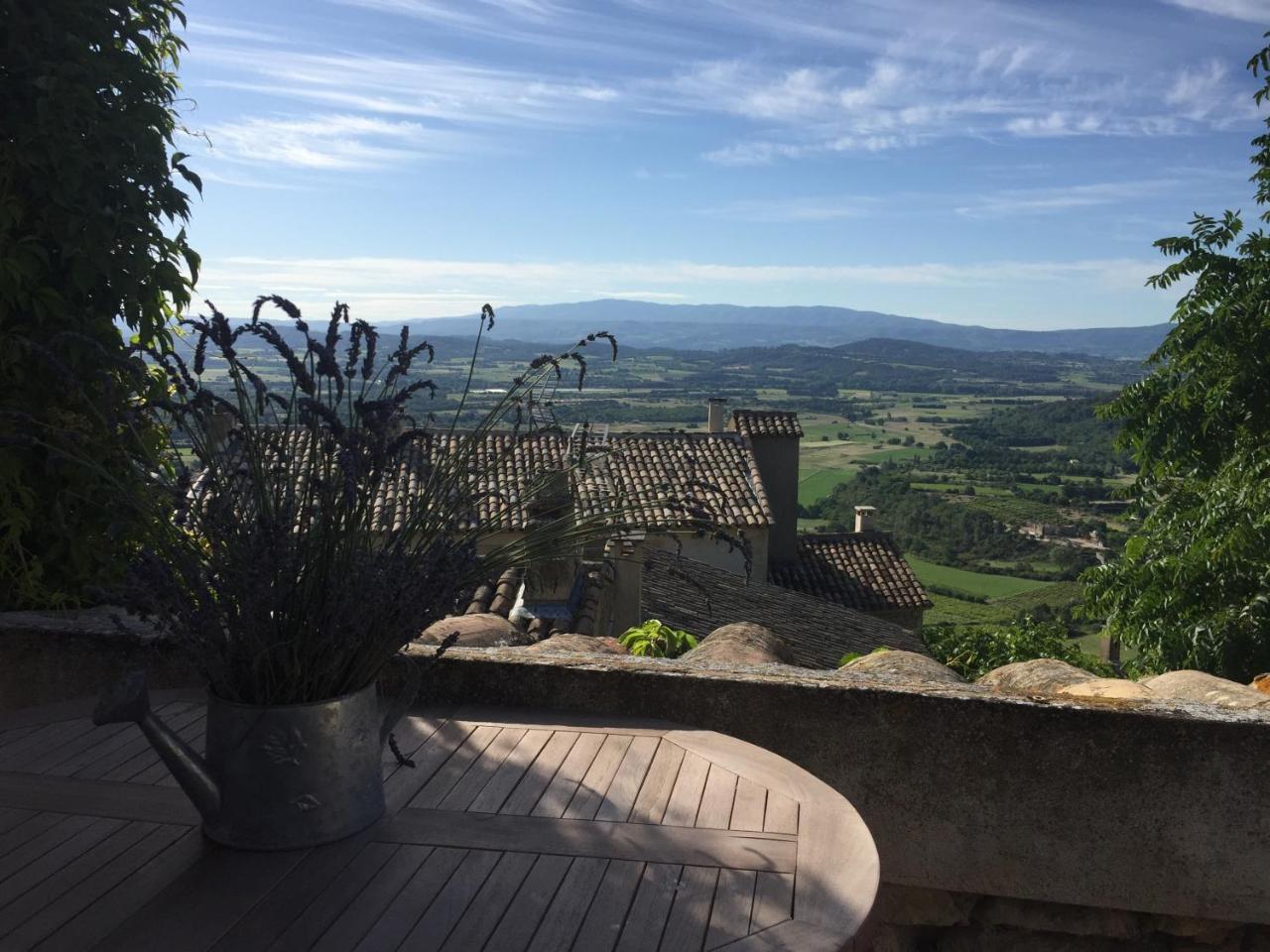 Chez Marius Gordes Vue Panoramique Sur Luberon — Gordes