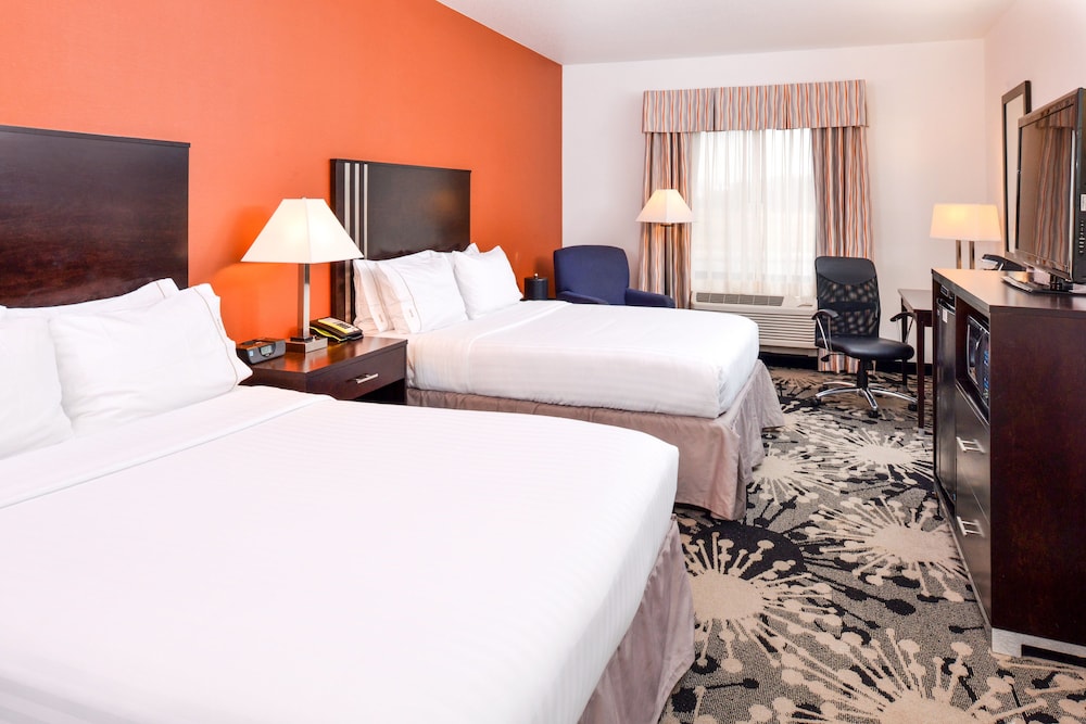 Holiday Inn Express & Suites Greenfield an IHG Hotel - photo 4