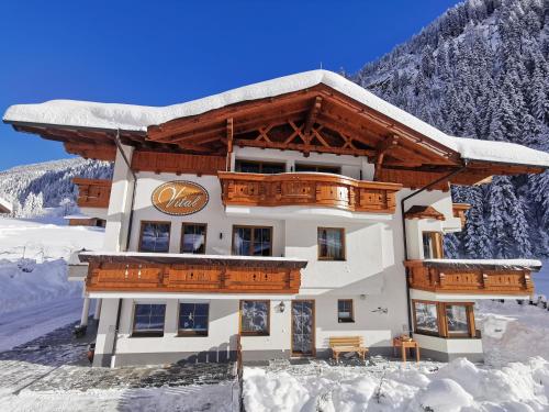 Alpenchalet Vital — 4-Star Luxury Hotel in Neustift Im Stubaital, Austria