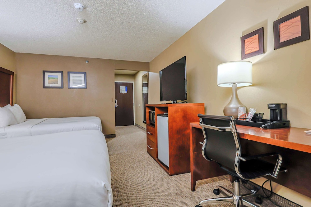 Comfort inn Ottawa Kansas - photo 5