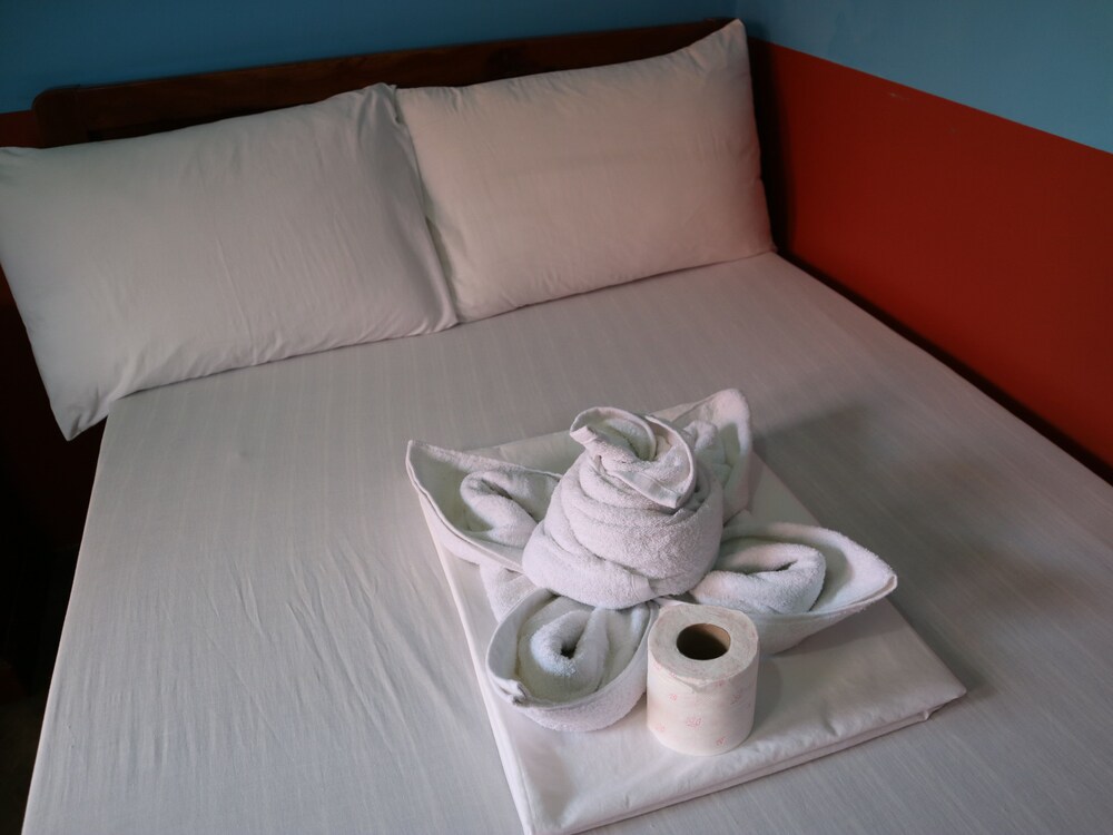 Anton's Dormitel — hotel in Balanga