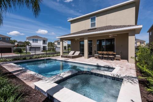 Luxury Home Near Disney With Private Pool Waterpark & Resort Access At Encore Resorts Reunion 211Mn — 4-Star Luxury Hotel in Kissimmee, United States