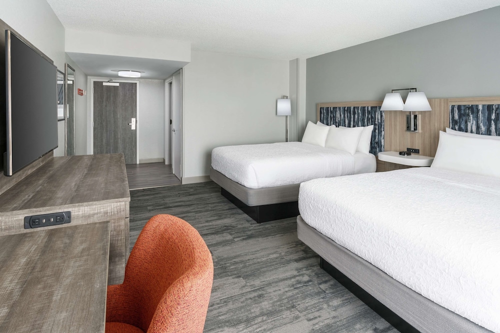 Hampton Inn & Suites Tampa Ybor City Downtown - photo 8