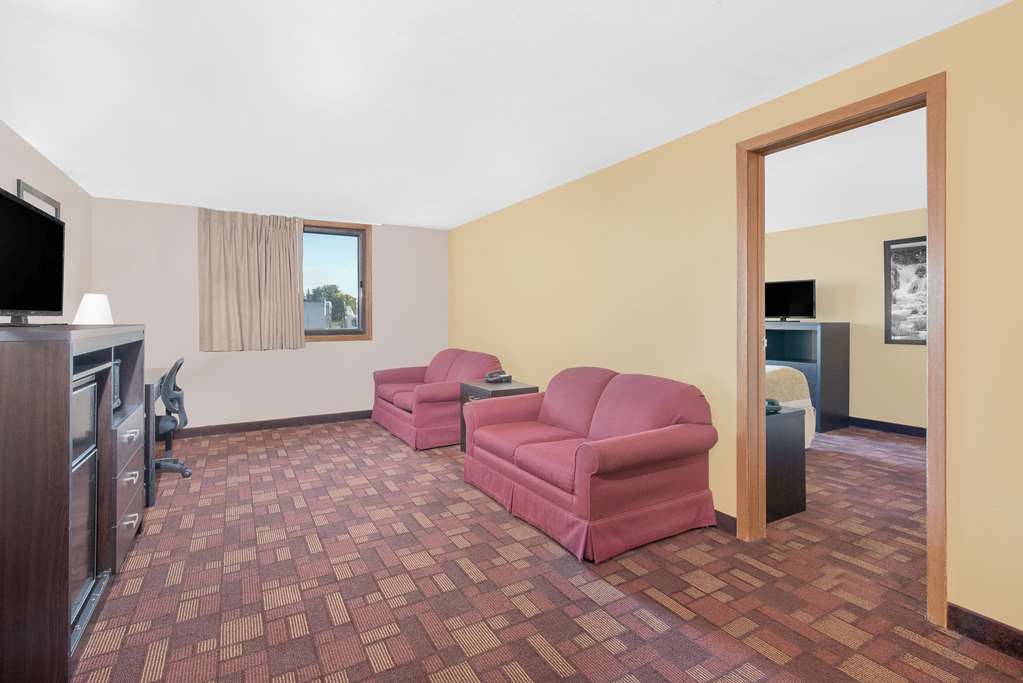 Super 8 by Wyndham Watertown - photo 15