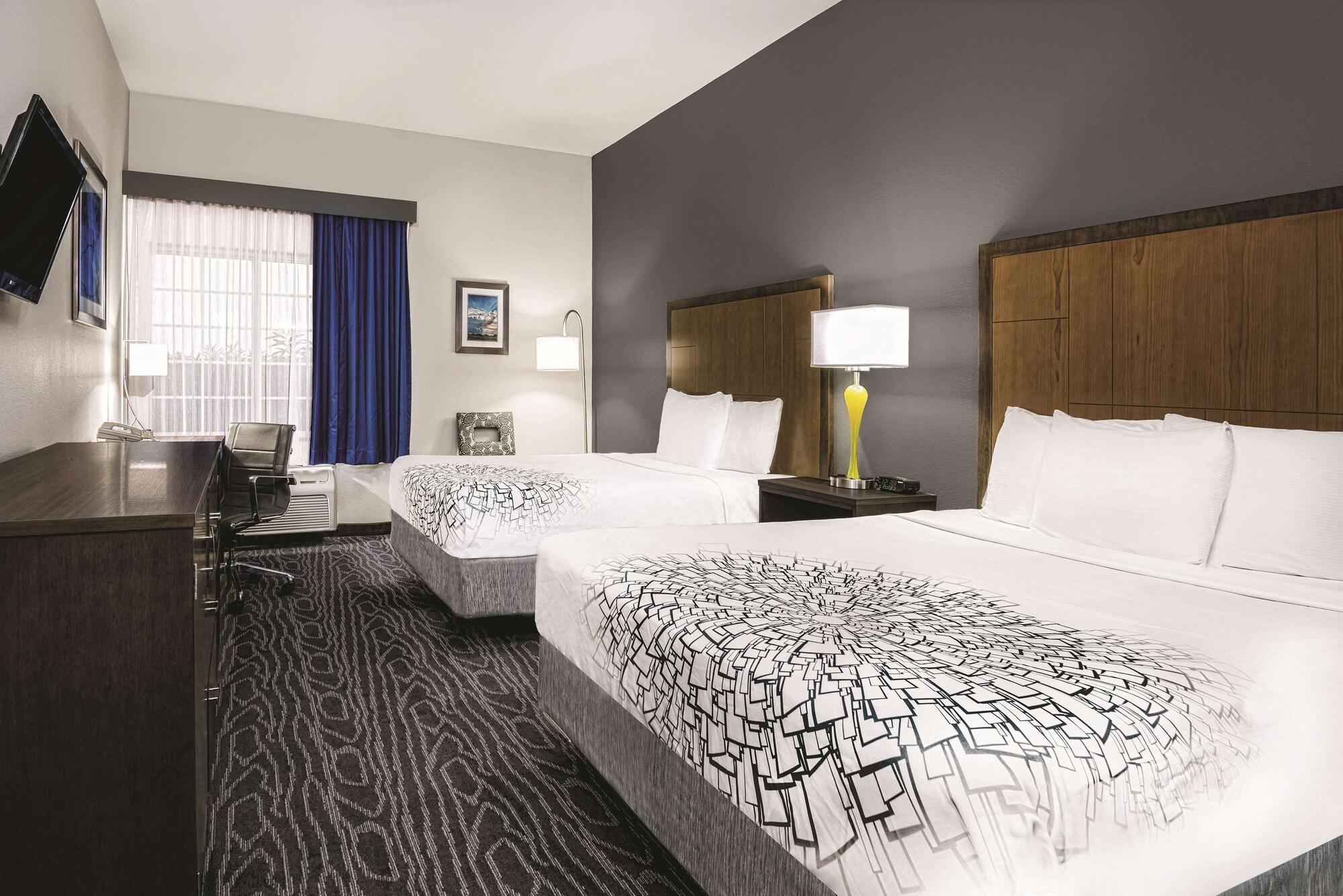 La Quinta Inn & Suites by Wyndham Mercedes Outlet Mall - photo 30