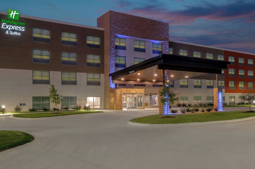 Holiday Inn Express and Suites Alton St Louis Area - photo 45