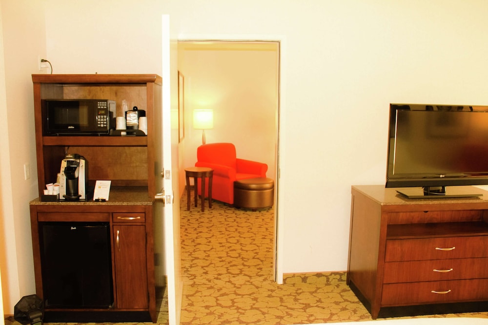 Hilton Garden Inn Redding - photo 25